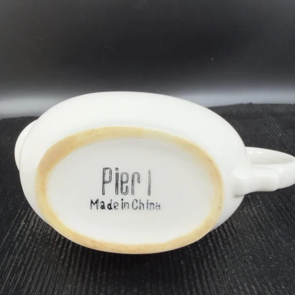 Vintage Pier 1 White Ceramic Stoneware Gravy Boat Sauce Salsa Dish Container VTG